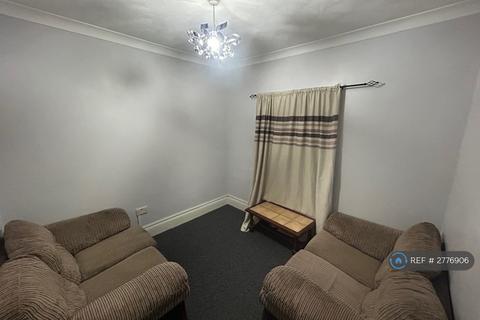 2 bedroom flat to rent, Suffolk Road, Lowestoft, NR32