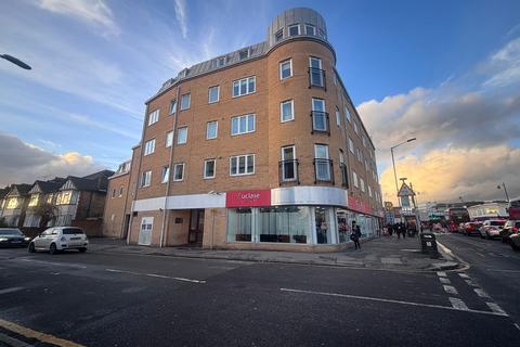 2 bedroom flat to rent, Southbury Court,South Street, Romford