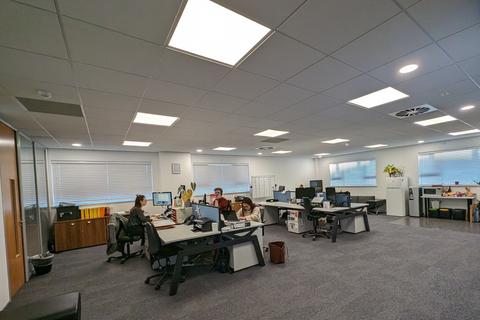 Office to rent, Old Gloucester Rd Bristol BS16 1GW