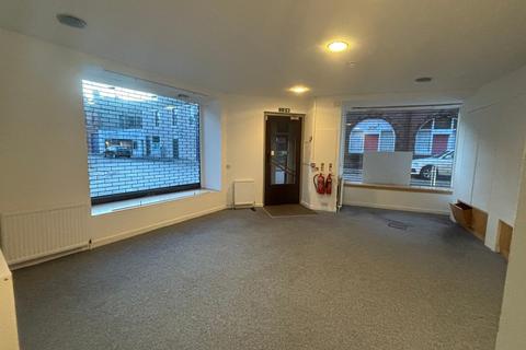 Retail property (high street) to rent, 62 Bank St Kilmarnock KA1 1EA