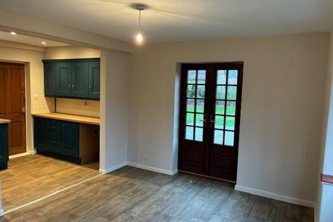 3 bedroom detached house to rent, Brookside, Hovingham, York