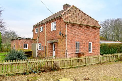 3 bedroom detached house to rent, Brookside, Hovingham, York