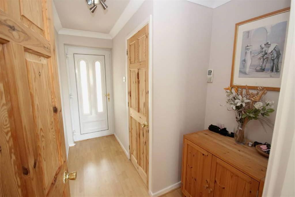 Aviemore Road, Warmsworth, Doncaster, DN4 3 bed detached house £174,950