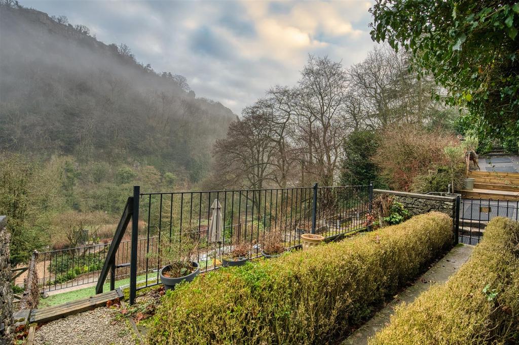 Walkway above lower garden.jpg