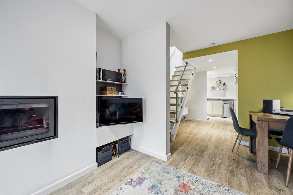 Sitting area to kitchen.jpg