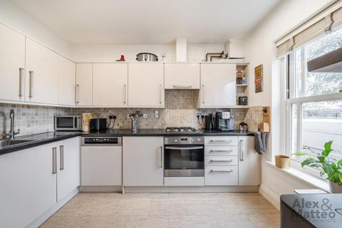 2 bedroom flat for sale, Raleigh Court, Rotherhithe, SE16