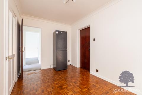 2 bedroom apartment to rent, Gloucester Court, Sutton SM2