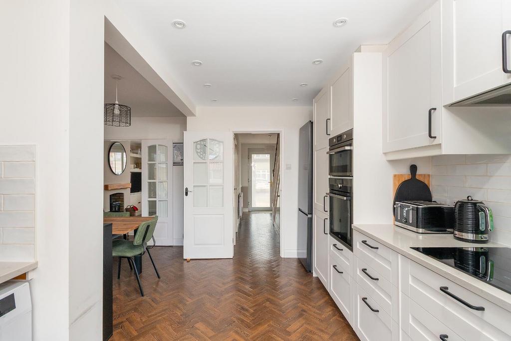 0 G1 ABH - Kitchen B.jpg