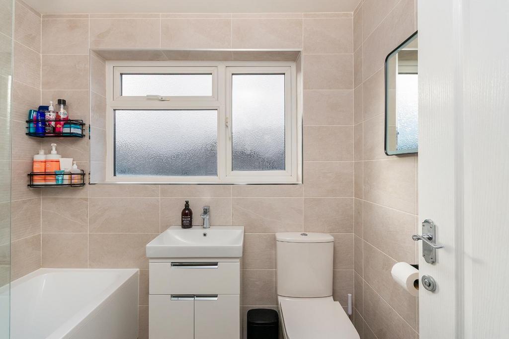 0 G1 ABH - Bathroom C.jpg