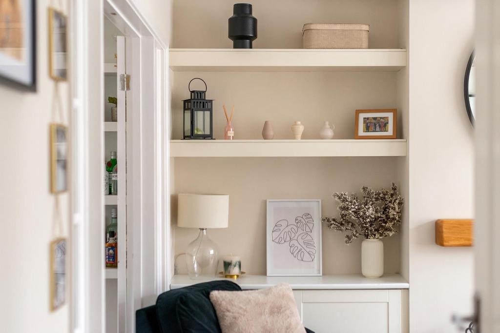 0 G1 ABH - Living Room A.jpg