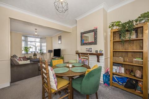 2 bedroom terraced house for sale, Kingsland Road, London, E13