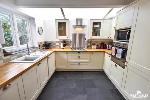 3 bedroom cottage for sale, 34 Prendergast, Middle mill road, Solva
