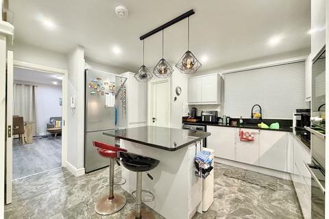 3 bedroom flat to rent, Marlborough Grange, Leeds LS1