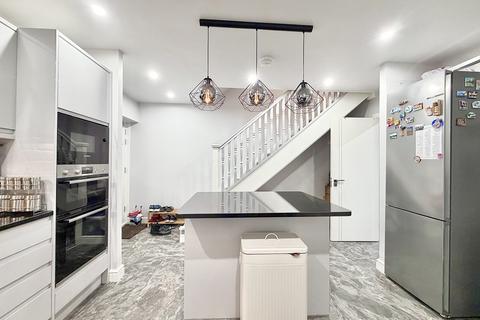 3 bedroom flat to rent, Marlborough Grange, Leeds LS1