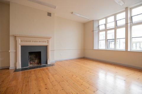 Mixed use to rent, 83 High St Street BA16 0EZ