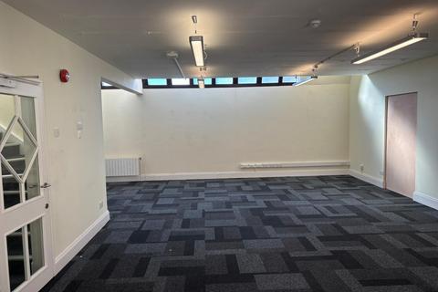 Office to rent, 4-5 Palace Yard Mews Bath BA1 2NH