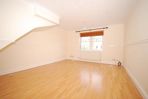 2 bedroom townhouse to rent, Vicarage Drive, Beckenham, BR3