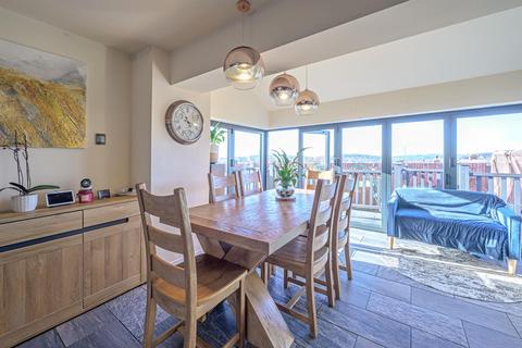 4 bedroom link detached house for sale, Oak Tree Gardens, Stourbridge, DY8 5YF