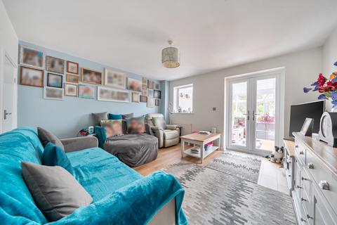 Chandler Mews, Carterton, Oxfordshire, OX18