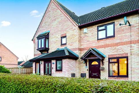 2 bedroom terraced house for sale, Bowling Green Drive, Hampshire RG27