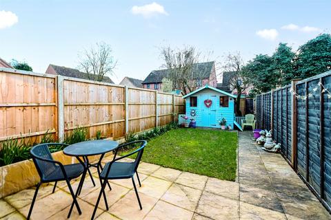 2 bedroom terraced house for sale, Bowling Green Drive, Hampshire RG27