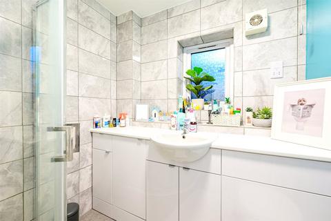 2 bedroom terraced house for sale, Bowling Green Drive, Hampshire RG27
