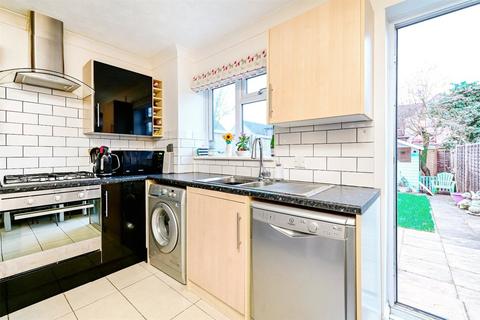 undefined, Bowling Green Drive, Hampshire RG27