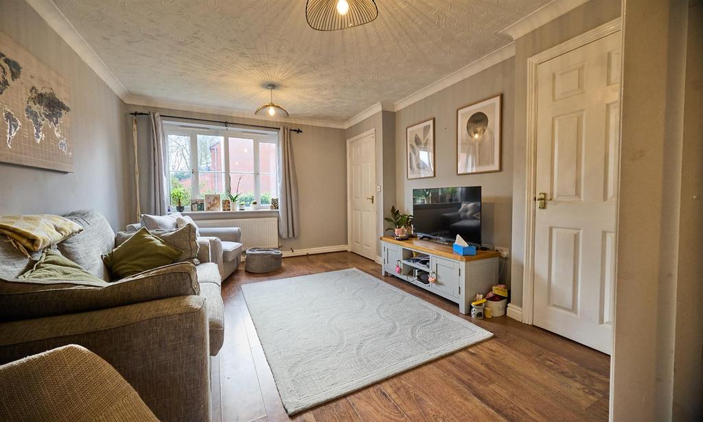 Lounge to front