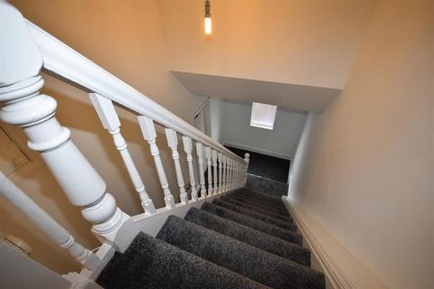 3 bedroom apartment to rent, Kelso Rd, Liverpool