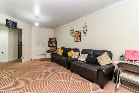 2 bedroom apartment for sale, Priory Fields, Watford, WD17