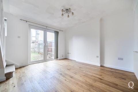 2 bedroom semi-detached house to rent, Clerke Drive, Kemsley, Sittingbourne, Kent, ME10