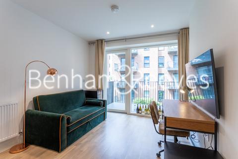 undefined, Greenleaf Walk, Southall UB1