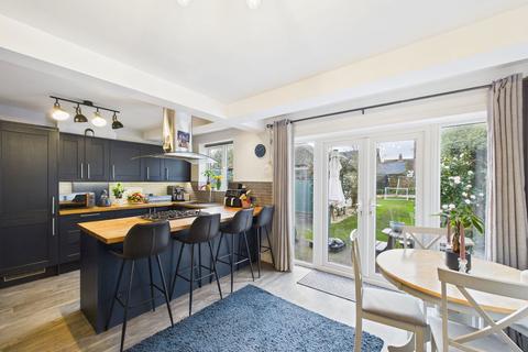 5 bedroom semi-detached house for sale, Cissbury Road, Worthing BN14