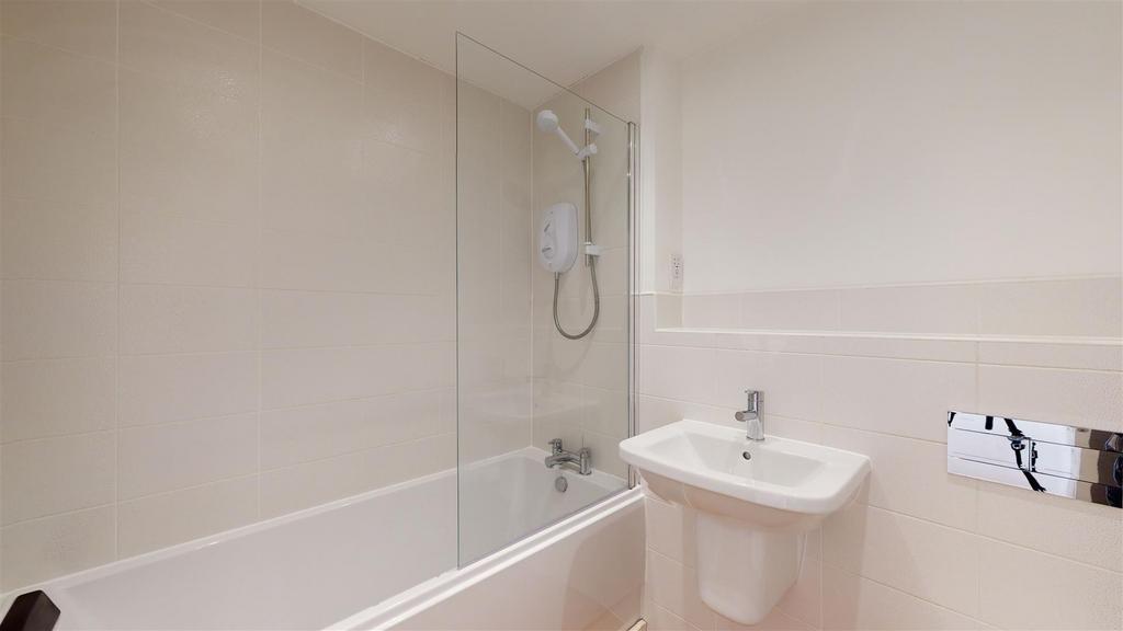 Penson Way 38 Bathroom.jpg