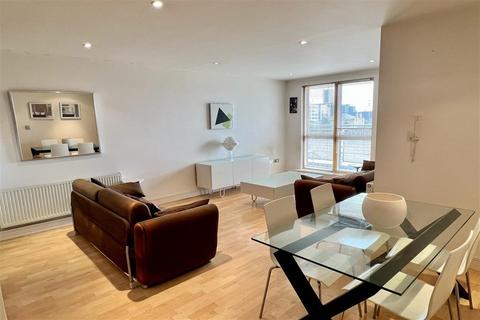 2 bedroom apartment to rent, Cromwell Court, Brewery Wharf, Leeds