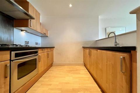 2 bedroom apartment to rent, Cromwell Court, Brewery Wharf, Leeds