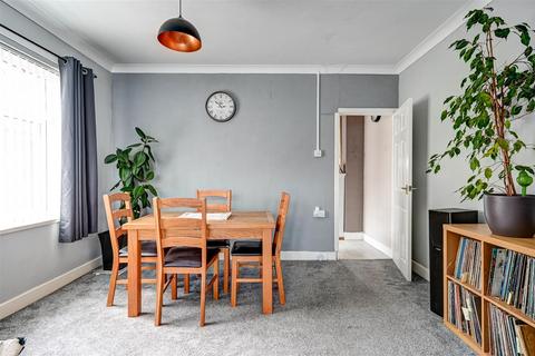 2 bedroom chalet for sale, Chestnut Avenue, Bradwell, Great Yarmouth