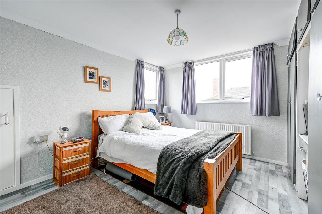 Bedroom 1.jpg