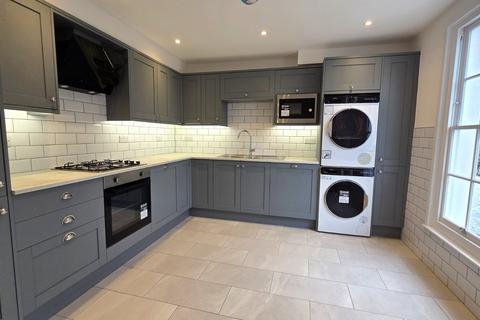 3 bedroom terraced house to rent, North Road, Kingsdown, CT14