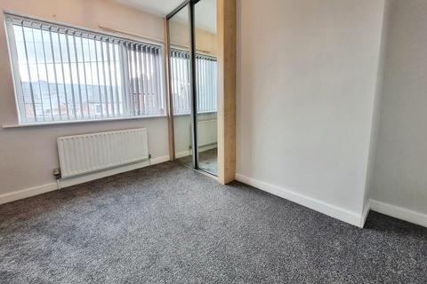 2 bedroom flat to rent, Riverdale House, SE13