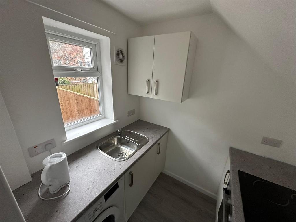 Kitchen 1.JPG