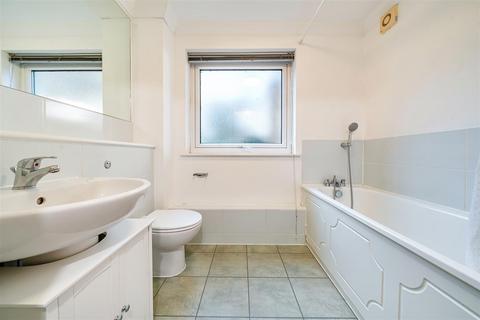 2 bedroom house to rent, Ashford Road, Ashford TW15