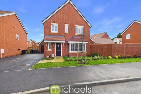 Edwards Avenue, Halstead, CO9