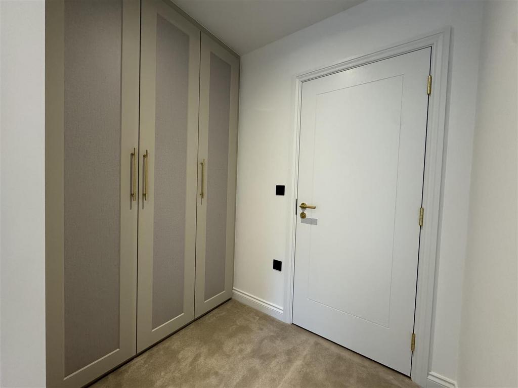 Wardrobe area.jpeg