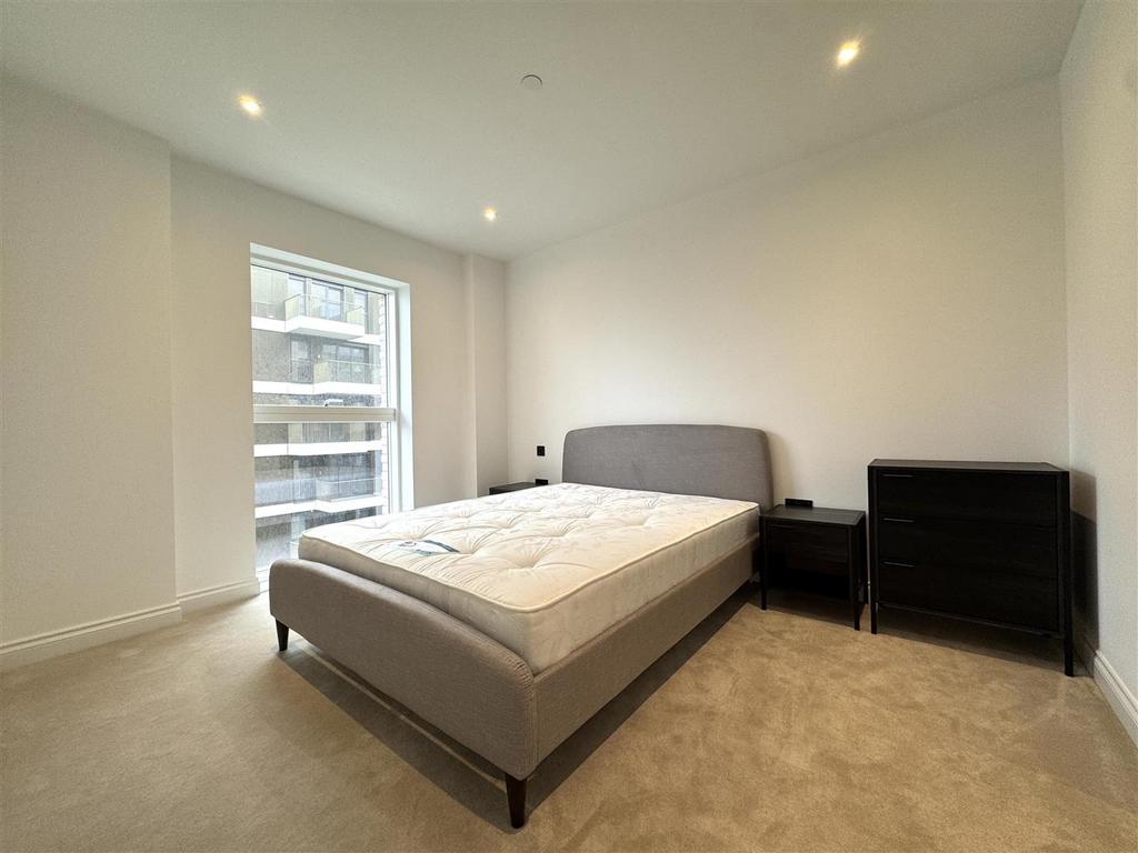 Bedroom pic 2.jpeg