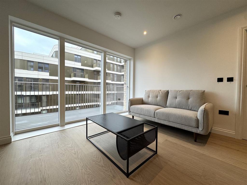 Living Area pic 6.jpeg