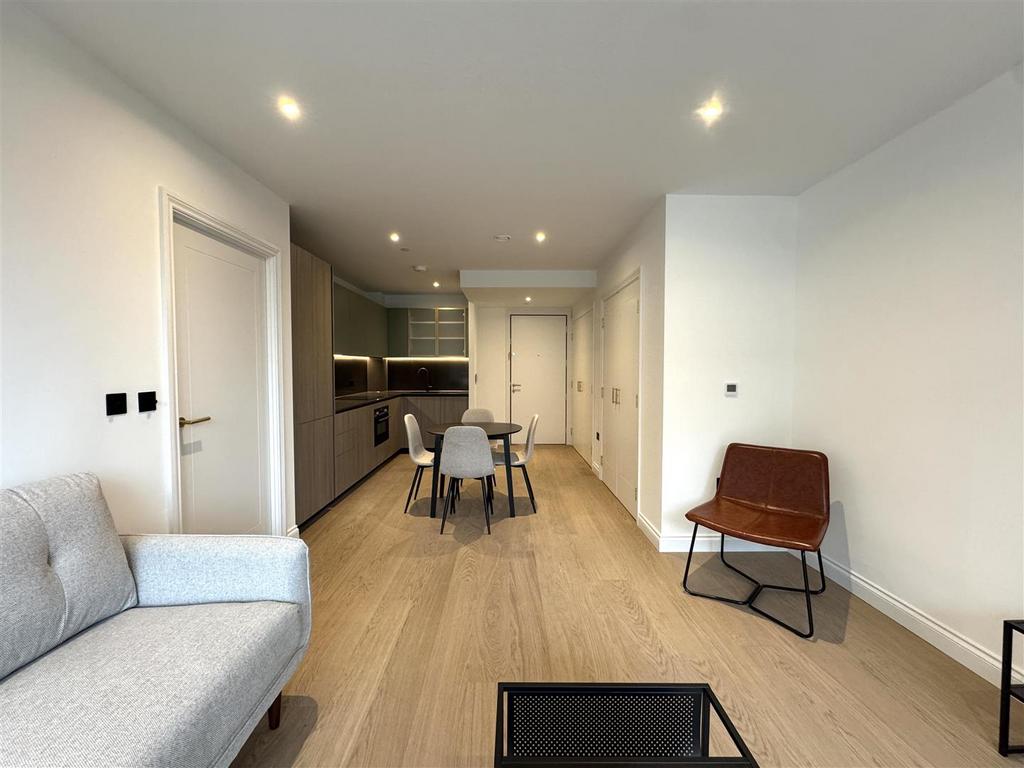 Living Area pic 10.jpeg