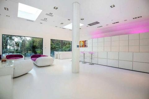6 bedroom detached house for sale, Barnet Lane, Elstree, Borehamwood, Hertfordshire, WD6