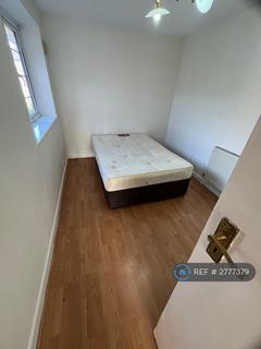 1 bedroom in a flat share to rent, Beaufort Park, London, NW11