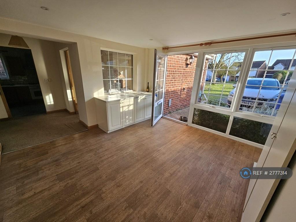 Front Entrance/Sun Room